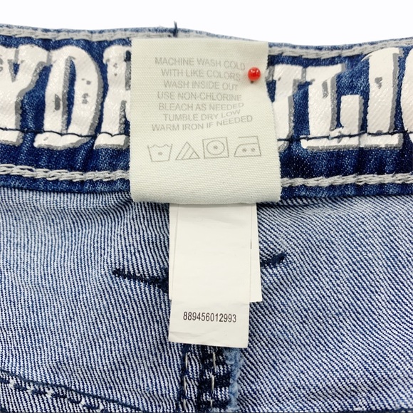 Distressed Denim Stretch Jean Shorts with Embroidered Pockets by Hydraulic - Picture 11 of 13